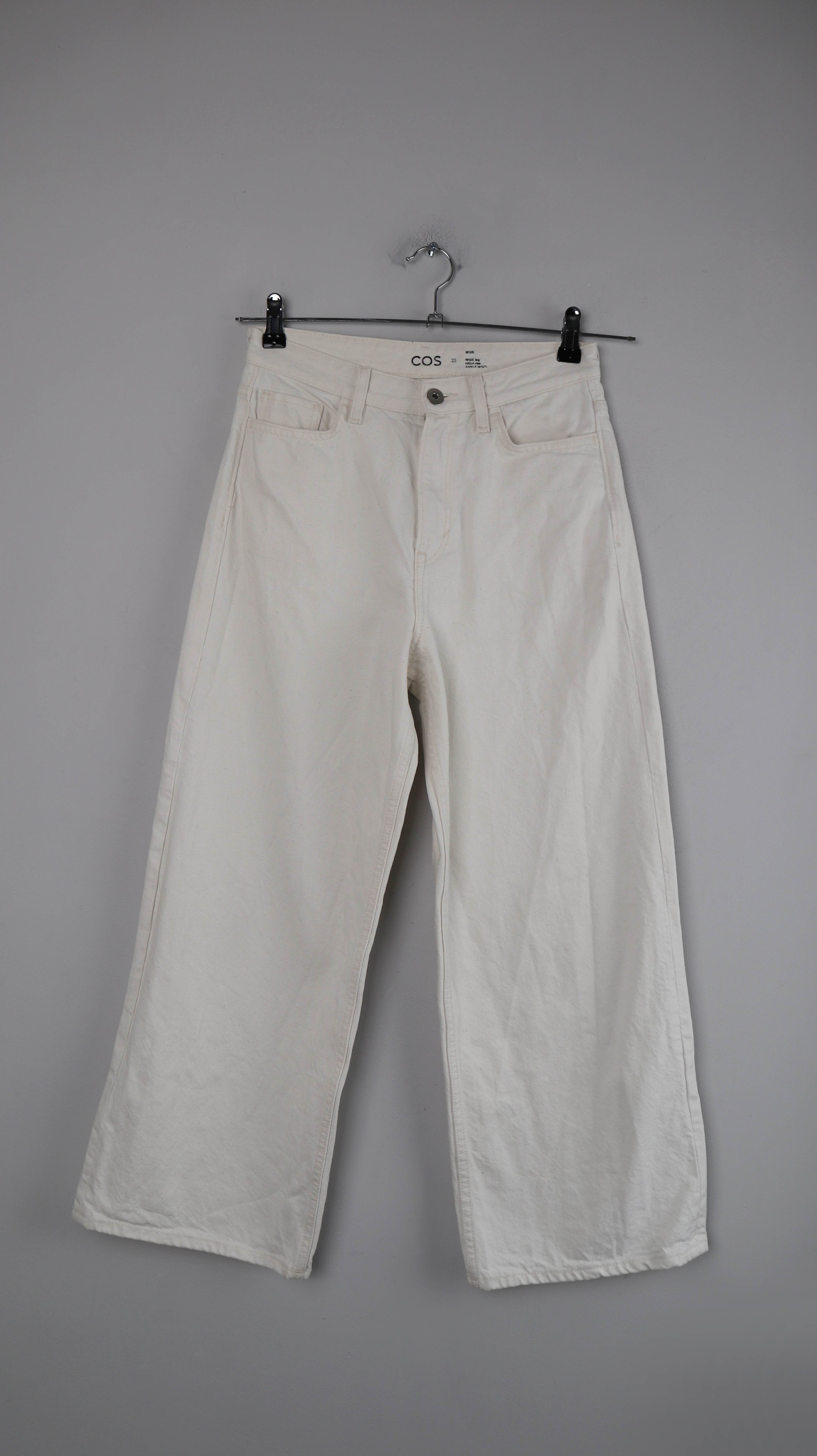 COS Hose weiß 25 flared wide leg high rise ankle lenght creme