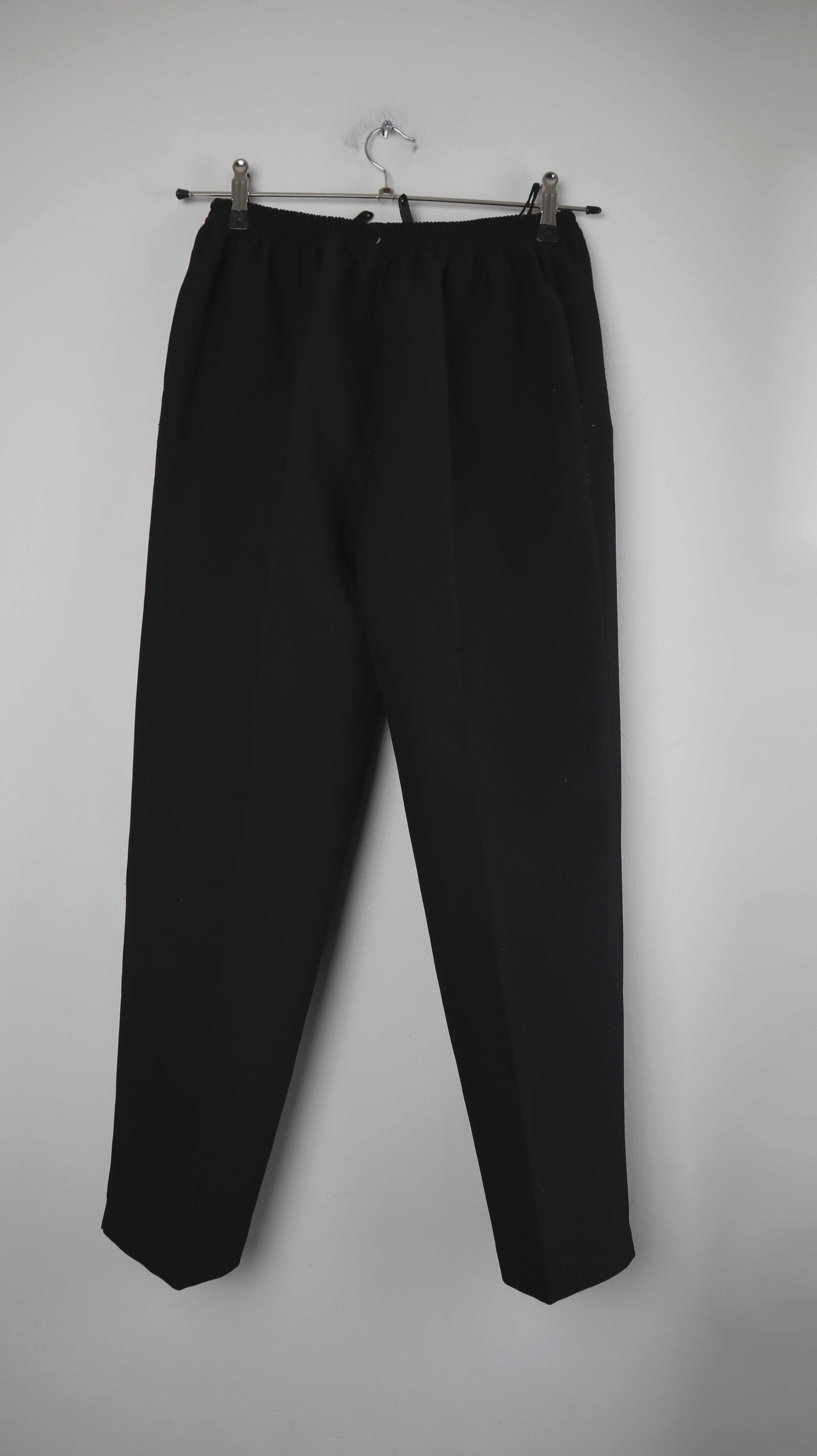 Alicia Hose schwarz 40 L basic Stoffhose