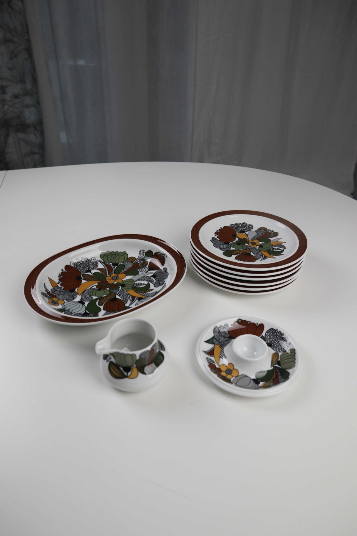 Thomas Rosenthal Geschirr Teller Retro Weiß Braun 80er Herta Bengtssen – Handpicked pieces
