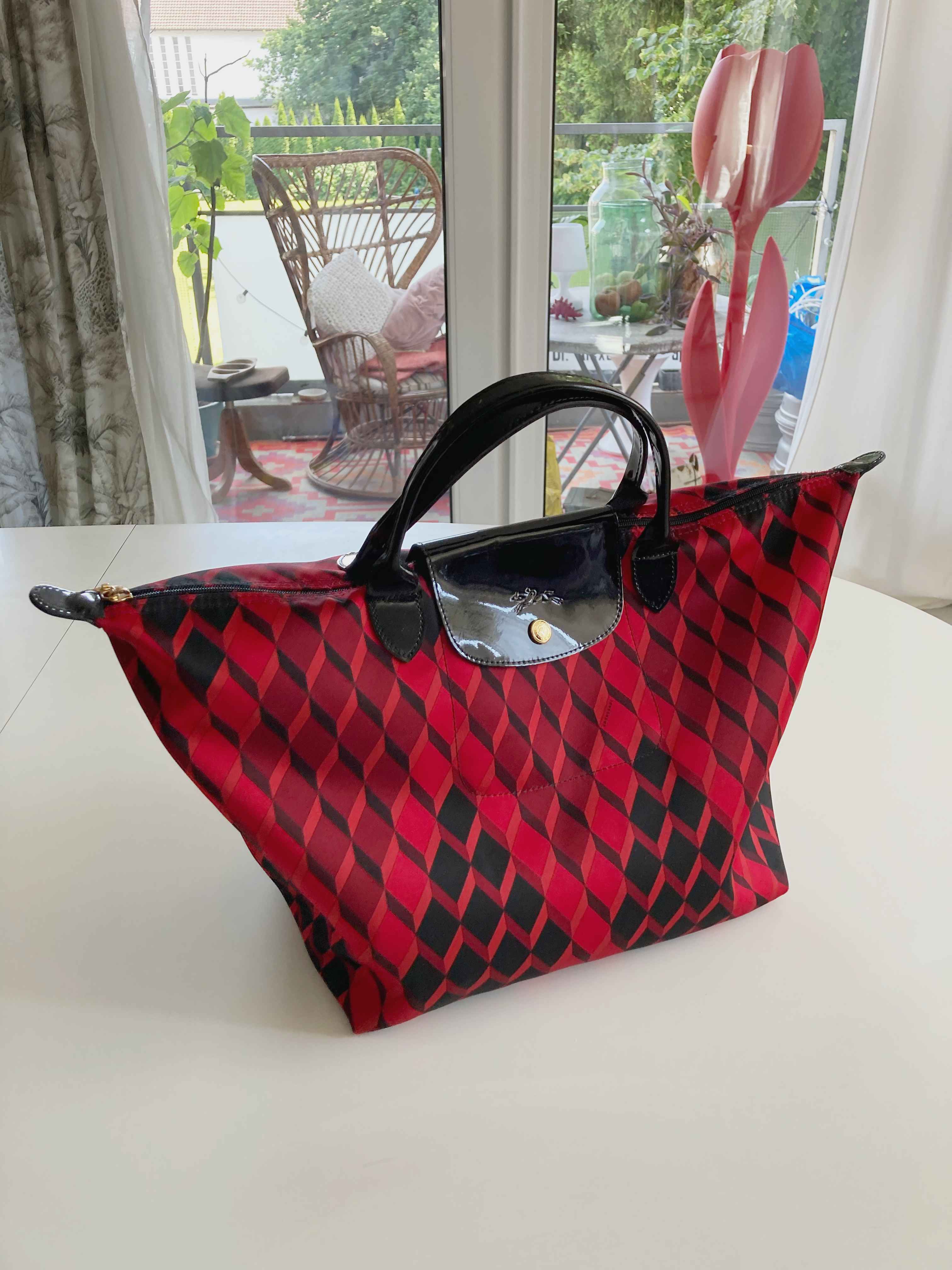 Longchamp Tasche Handtasche Edition schwarz rot Lackleder