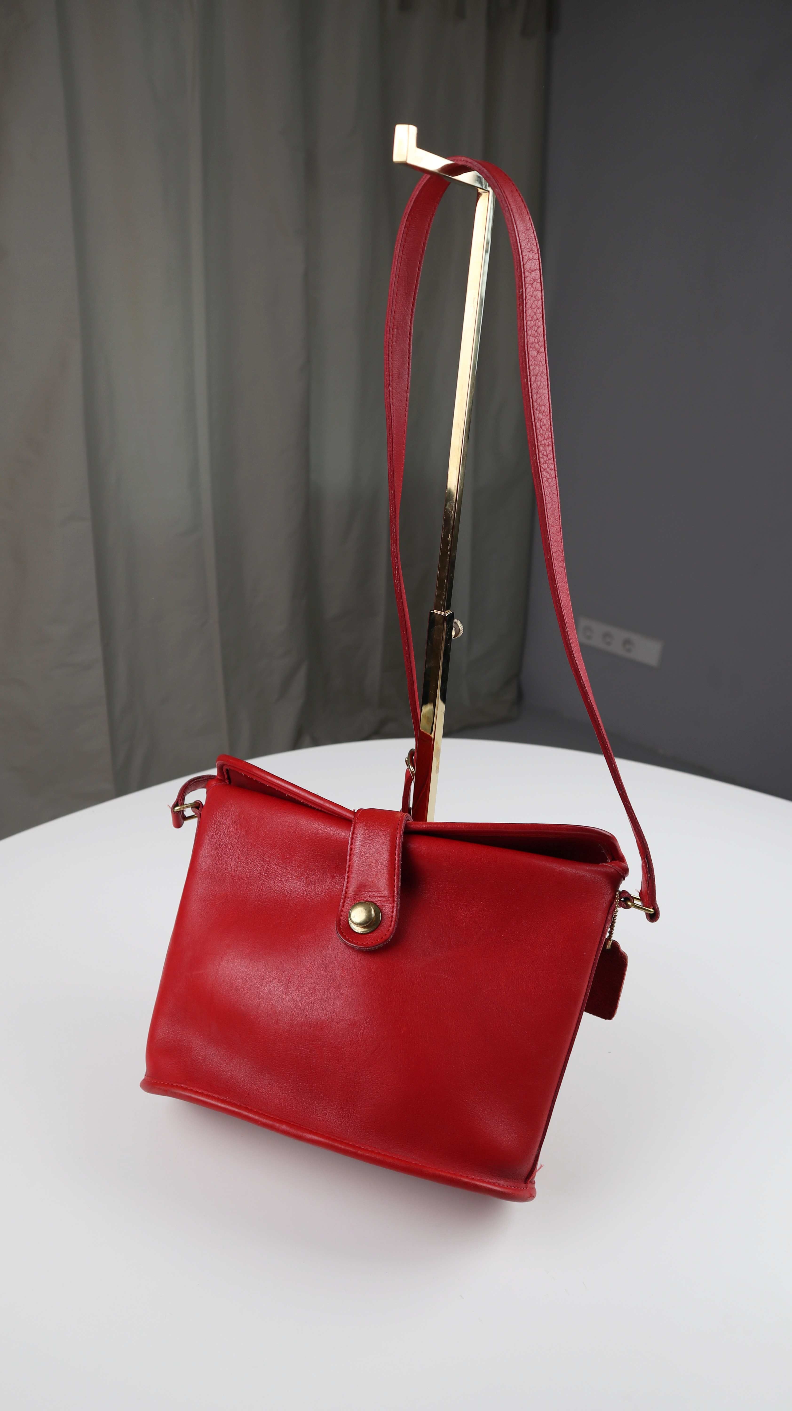 Coach East Weste Schultertasche Umhängetasche rot Ledertasche Gold