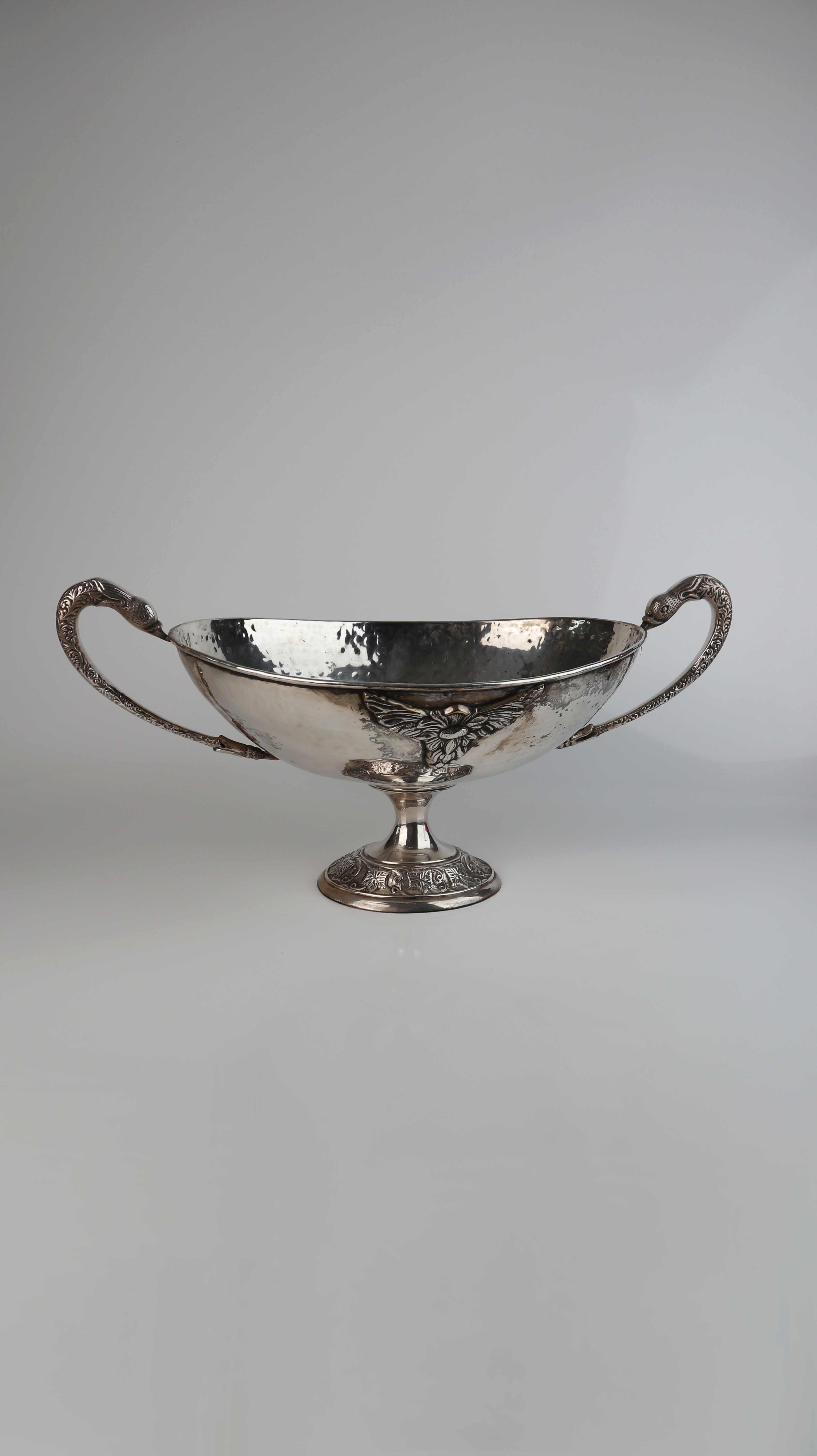 Silberne Trophäenschale Schale gehämmert Empire-Stil Weinkübel Obstschale